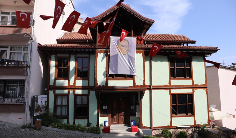 Atatürk, 10 Kasım’da hatıralarının yaşatıldığı İzmit’teki Anı Evi’nde anılacak