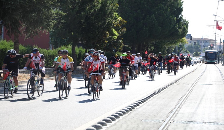 28 Haziran Bisiklet Korteji İzmit sokaklarına renk kattı 