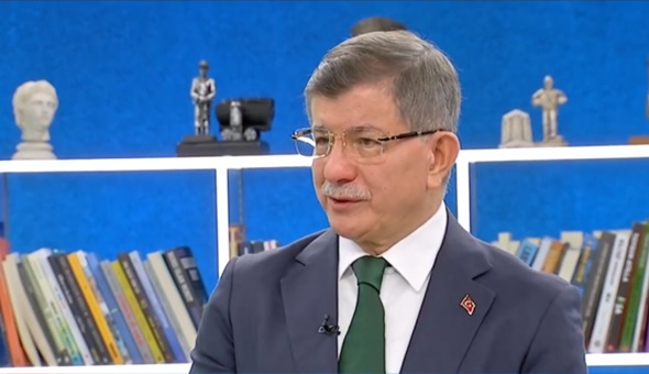 Ahmet Davutoğlu AKP'yi karıştırdı 