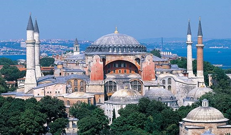 Ayasofya'nın restorasyon işi Erdoğan'ın lise arkadaşına verildi