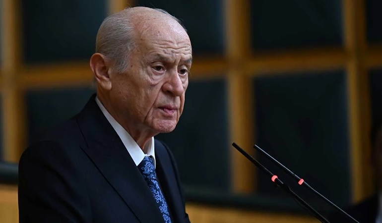 Bahçeli her zamanki gibi! Çatacak yer arıyor