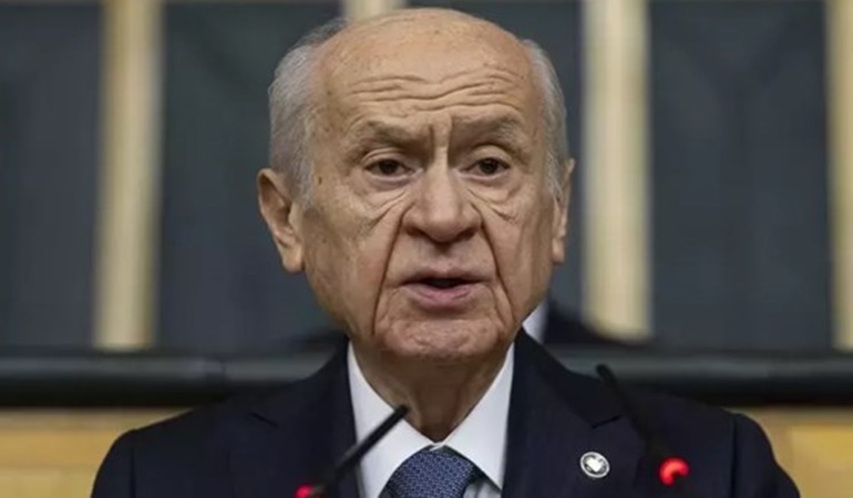 Bahçeli'nin yüzünü gören var mı?