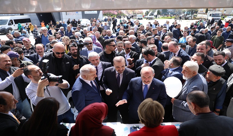 Bakan Varank’a İzmit ve Gebze’de büyük ilgi