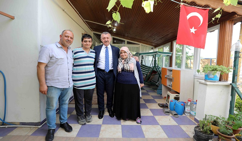 Başkan Büyükakın: En güzel kahveyi Emine’nin ellerinden içtim