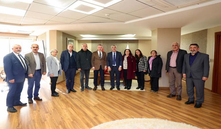 Başkan Büyükakın, Körfez Cemevi Vakfı yöneticilerini ağırladı