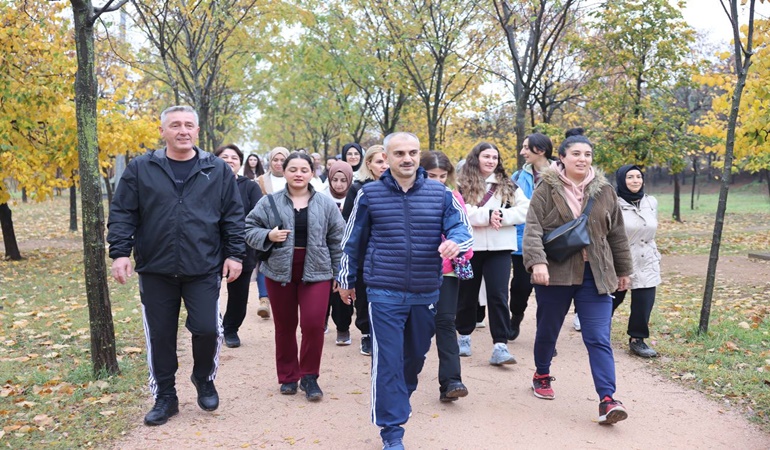 Başkan Çiftçi öğretmenlerle yürüdü