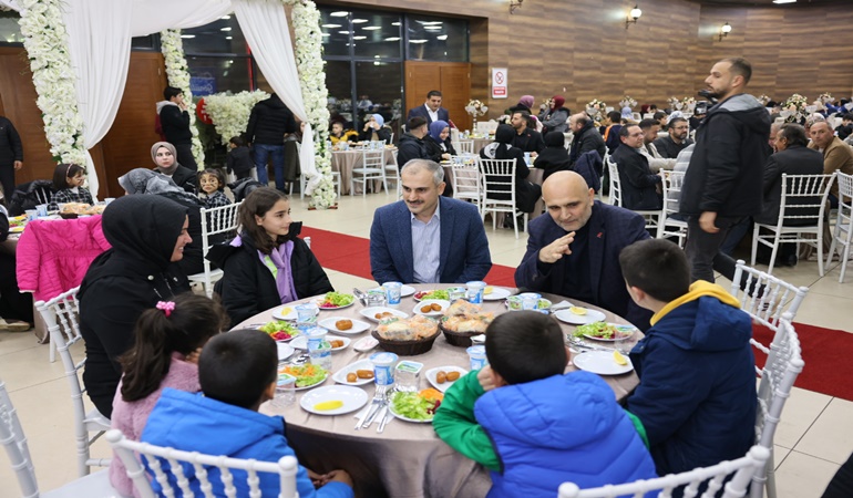 Başkan Çiftçi yetim çocuklarla bir araya geldi