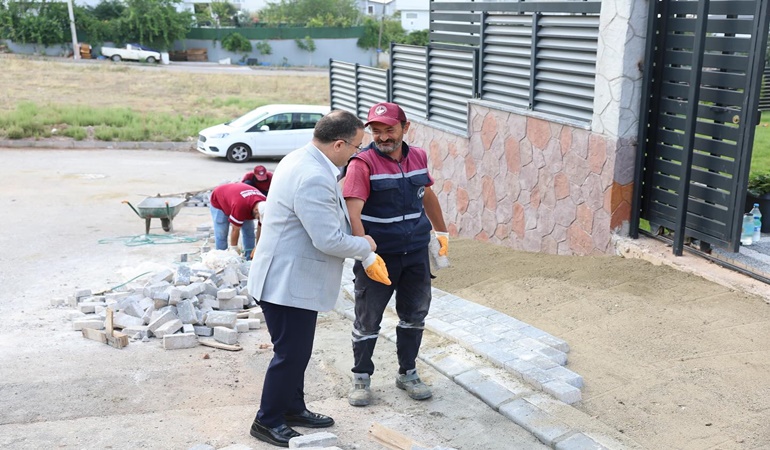 Başkan Gökçe güne sahada başladı