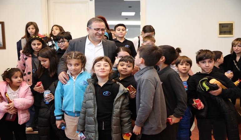 Başkan Gökçe Kavram Koleji öğrencilerini ağırladı