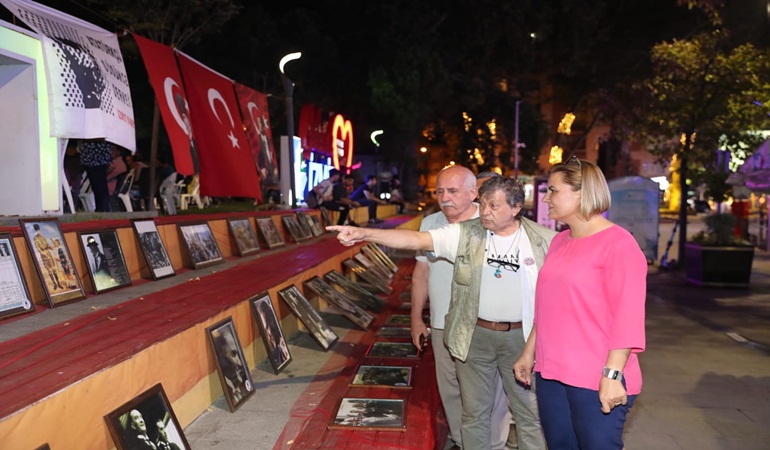 Başkan Hürriyet, Atatürk Fotoğrafları sergisini ziyaret etti