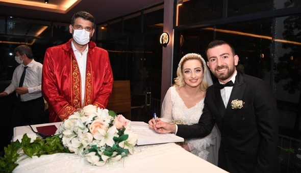 Başkan Kocaman'dan ilk nikah