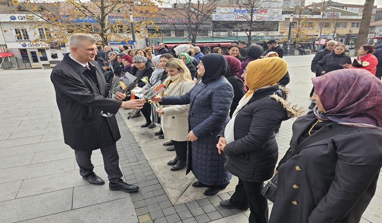 Başkan Sezer kadınların gurur günü olan 5 Aralık’ı unutmadı! 