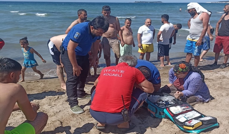 Bayram tatilinde 352 kişi boğulmaktan kurtardılar