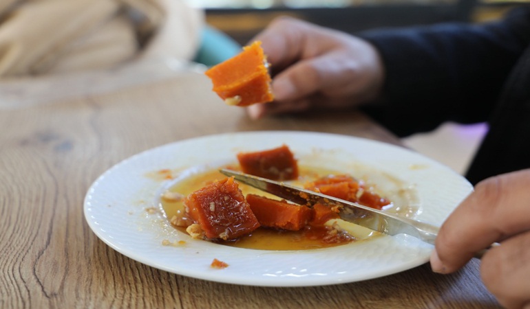 Belediye kendi ürettiği kabakları tatlı olarak vatandaşların beğenisine sundu