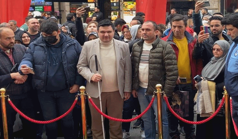 Beyazay Derneği, Taksim'deki terör saldırısını saldırı yerinde kınadı  