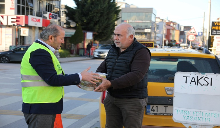 Büyükşehir’den taksicilere sıcak iftarlık