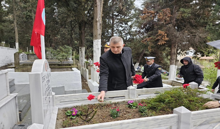 Çanakkale Zaferi Şehitleri Gölcük'te dualarla anıldı