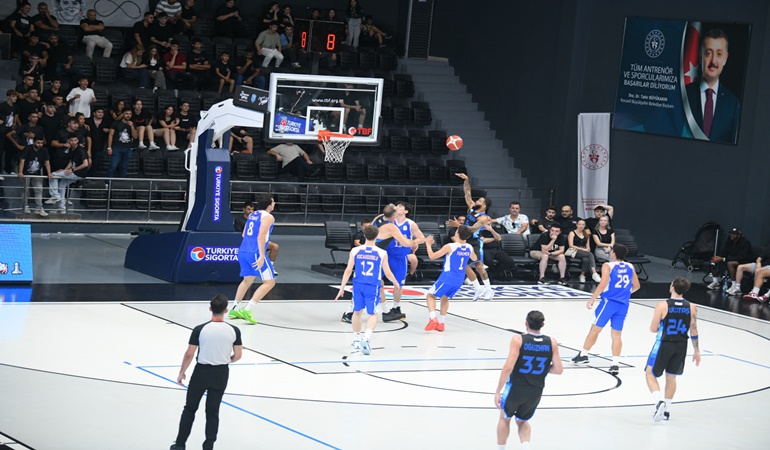 Çayırova Belediyesi Basketbol Takımı lige galibiyetle başladı