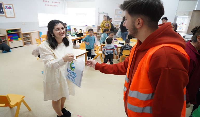 Çayırova’da öğretmenler unutulmadı