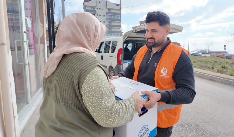 Çayırova’da yardımlara Ramazan ayında da devam 