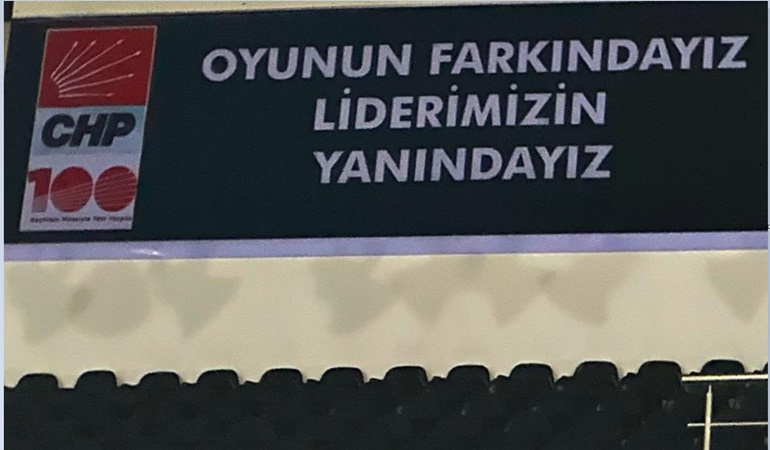 CHP’lilere pankartlı mesaj!