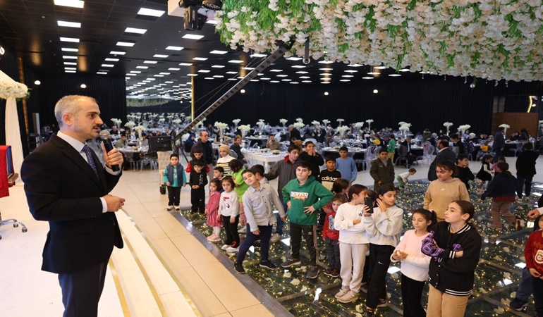 Çiftçi, yetim çocuklarla bir araya geldi