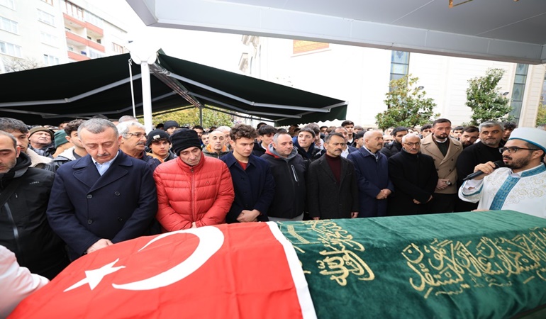 Çığ altında can veren Emre Yazgan son yolculuğuna uğurlandı