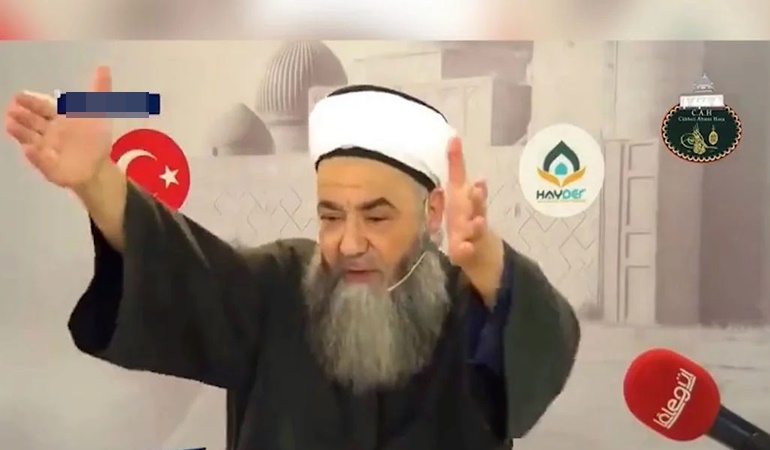 Cübbeli hadis uydurdu, yine atıp tuttu!