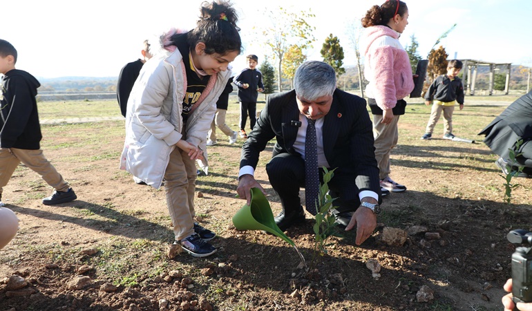 Daha yeşil bir Dilovası için fidan diktiler