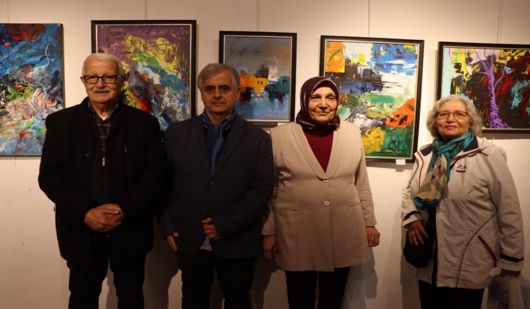 Derin Düşler Armonisi Resim Sergisi İzmit Sanat Galerisi’nde ziyarete açıldı 