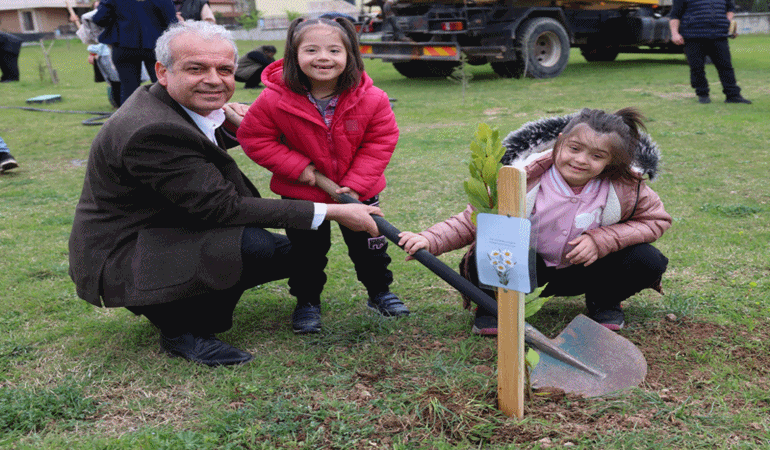 Derince’de fidanlar toprakla buluştu