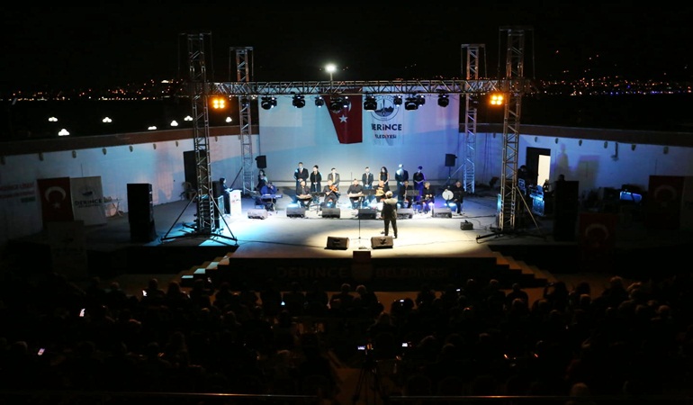 Derince sahilinde konser coşkusu