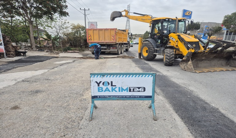 Dilovası’nda yollar elden geçiriliyor