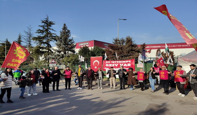 Edip Akbayram bu defa Çayırova’daki grev çadırında anıldı