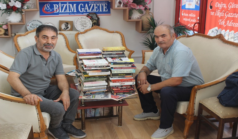 Emekli komutandan şehit kütüphanesine kitap desteği