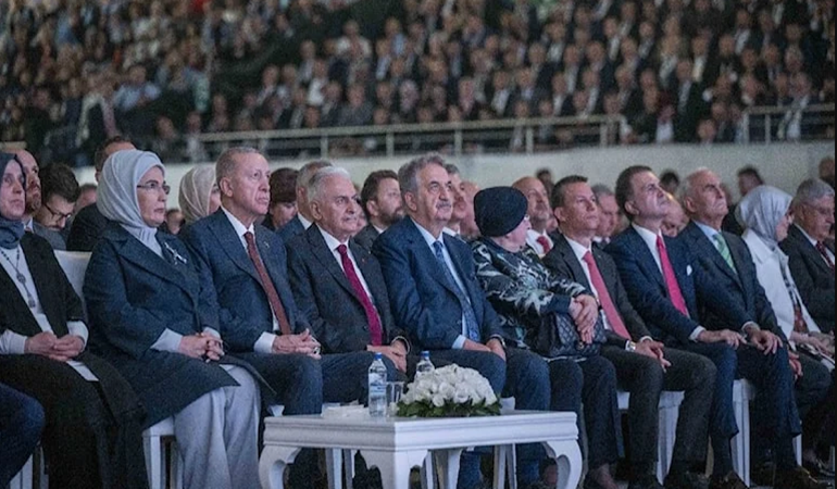 Erdoğan, 75 kişilik MKYK’da 50 ismi çizdi