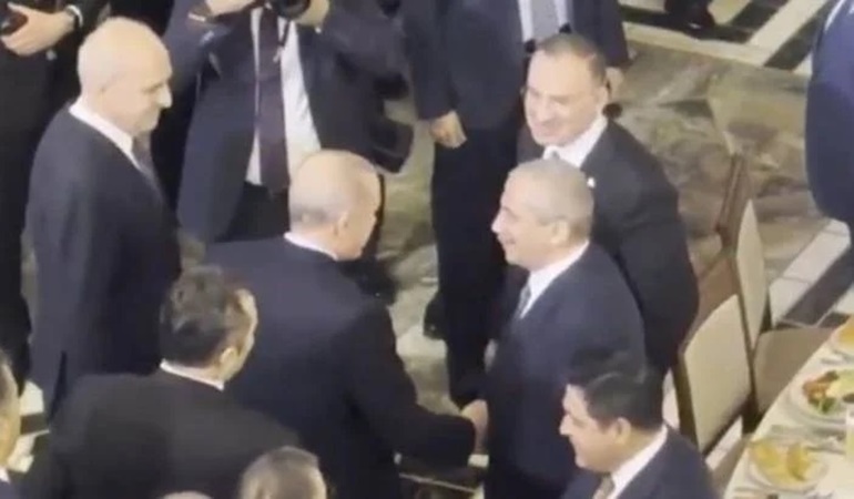 DEM'lilerle tokalaşmada Bahçeli'nin boşluğunu Erdoğan doldurdu!