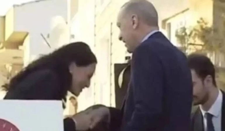 Erdoğan'ın elini öptü, ihaleyi kaptı!