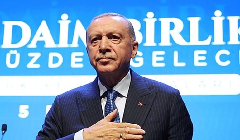 Erdoğan, Özel'in yumuşak hallerinden çok memnun!