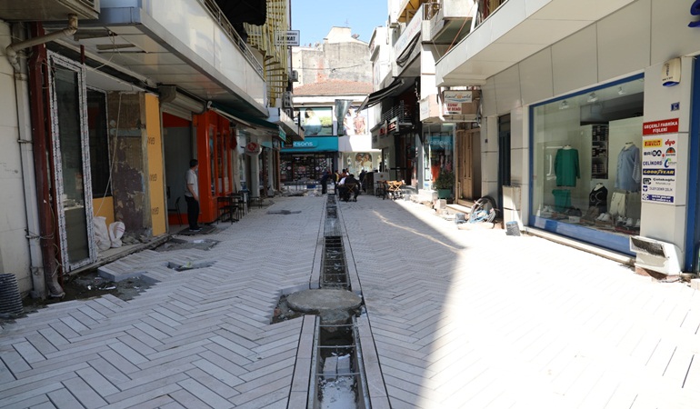 Fethiye Caddesi Dar Sokak yeni modern görüntüsüne yaklaşıyor