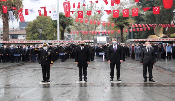 Gazi Mustafa Kemal Atatürk Gölcük'te törenle anıldı