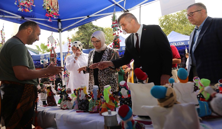 Gölcük Belediyesi Geleneksel El Sanatları Festivali başladı