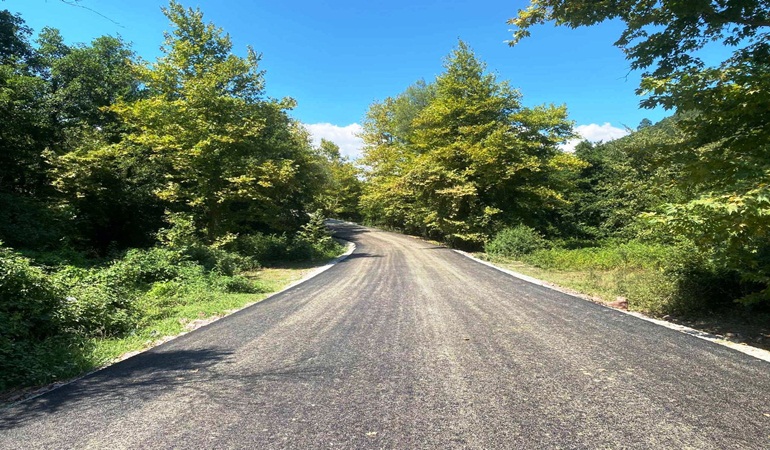 Gölcük köy yollarında konforlu ulaşım