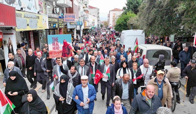 Gölcük’te binlerce kişi Filistin için yürüdü