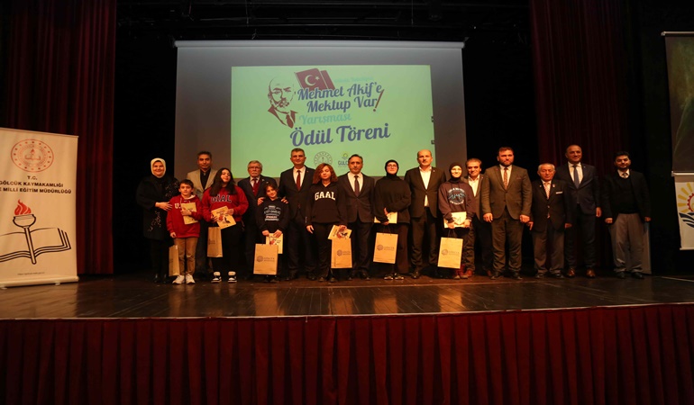 Gölcük’te Mehmet Akif Ersoy’a duygu dolu mektuplar 