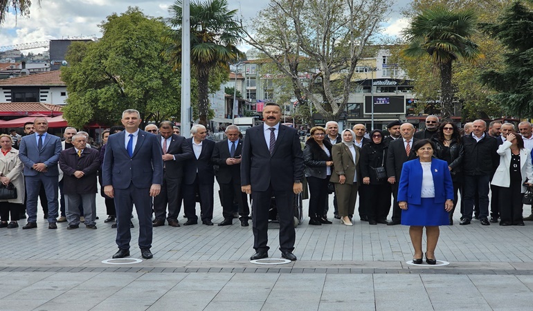 Gölcük'te muhtarlar için tören düzenlendi