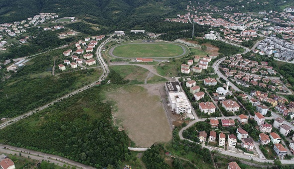 Gölcük’te yeni bir sosyal yaşam alanı için kollar sıvandı