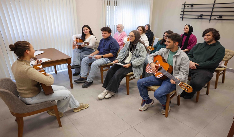 Halkevi’nde dersler başladı