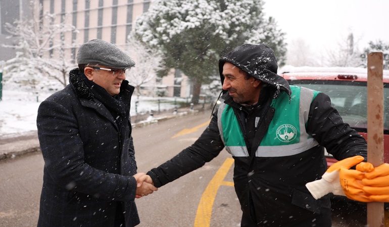 Her yerde kar var! Derince’de yoğun mesai