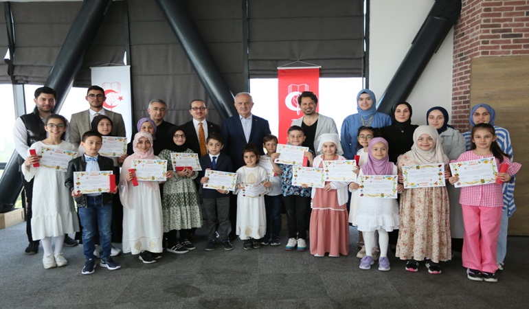 İlim Yayma Cemiyeti'nde mezuniyet coşkusu